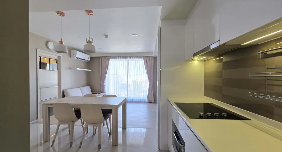 For rent 2 bedrooms condo in Huai Khwang, Bangkok