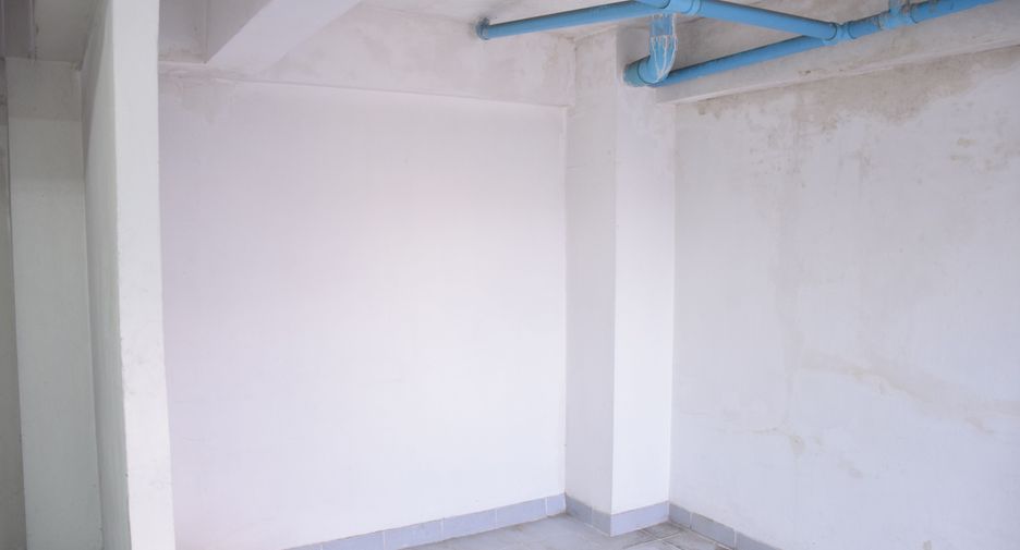 For rent 4 bedrooms retail Space in Bang Kho Laem, Bangkok