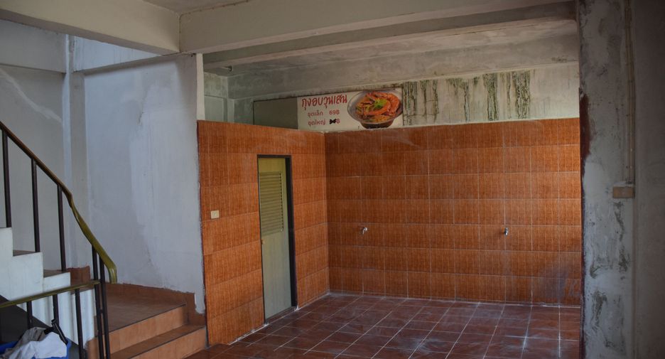 For rent 4 bedrooms retail Space in Bang Kho Laem, Bangkok