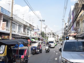 For rent 4 bedrooms retail Space in Bang Kho Laem, Bangkok