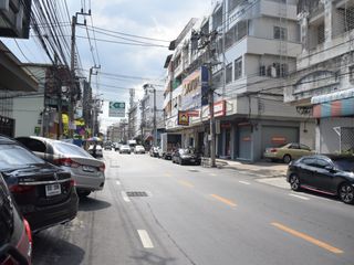 For rent 4 bedrooms retail Space in Bang Kho Laem, Bangkok