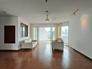 Condo en alquiler de 3 habitaciones en Sathon, Bangkok