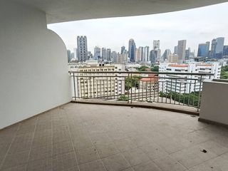Condo en alquiler de 3 habitaciones en Sathon, Bangkok