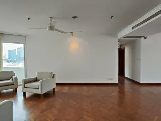 Condo en alquiler de 3 habitaciones en Sathon, Bangkok