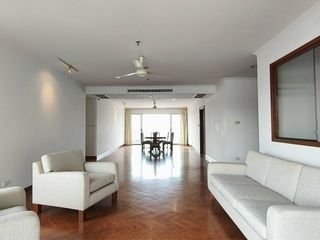 Condo en alquiler de 3 habitaciones en Sathon, Bangkok