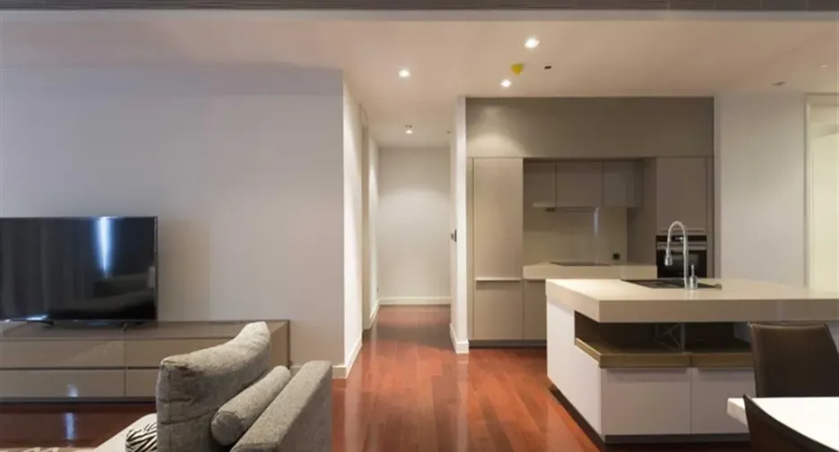 Condo en alquiler de 3 habitaciones en Khlong Toei, Bangkok