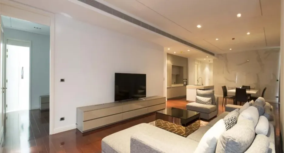 Condo en alquiler de 3 habitaciones en Khlong Toei, Bangkok