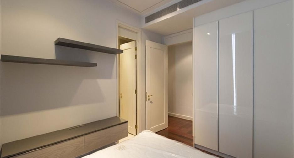Condo en alquiler de 3 habitaciones en Khlong Toei, Bangkok