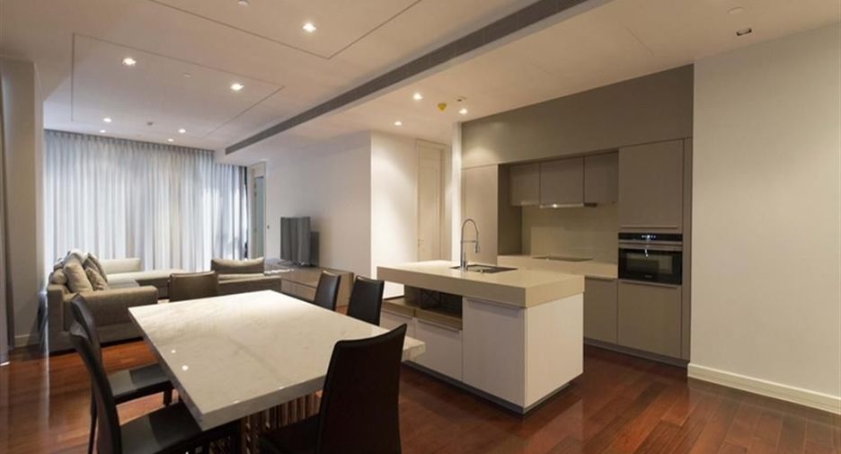 Condo en alquiler de 3 habitaciones en Khlong Toei, Bangkok