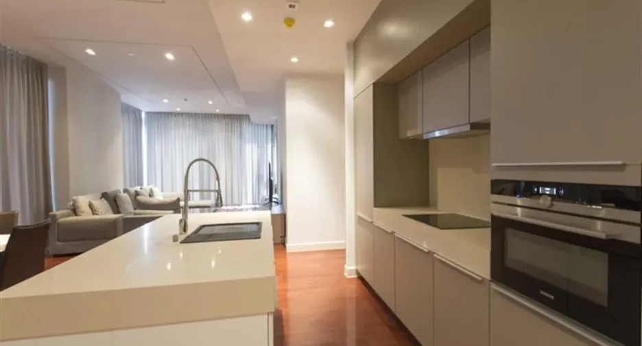 Condo en alquiler de 3 habitaciones en Khlong Toei, Bangkok