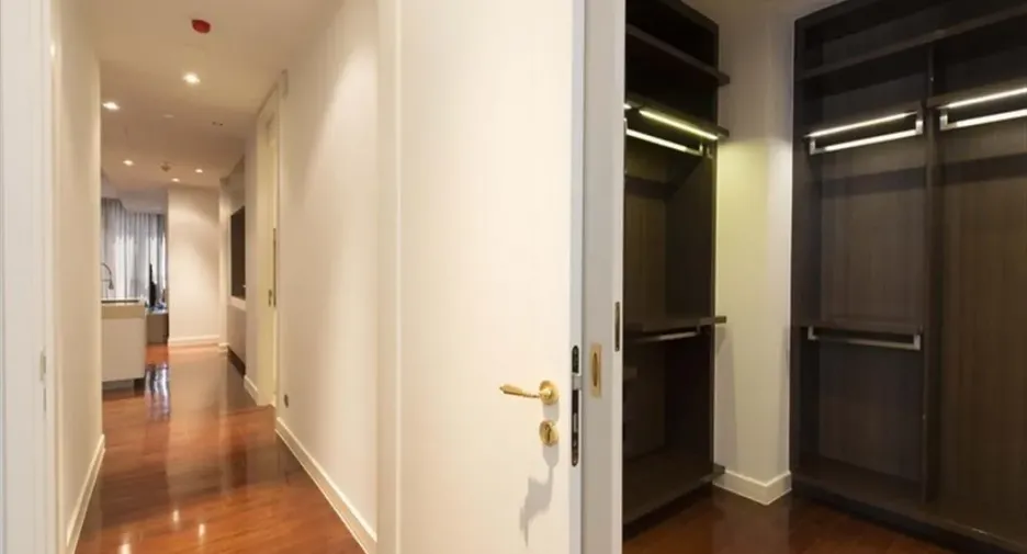 Condo en alquiler de 3 habitaciones en Khlong Toei, Bangkok