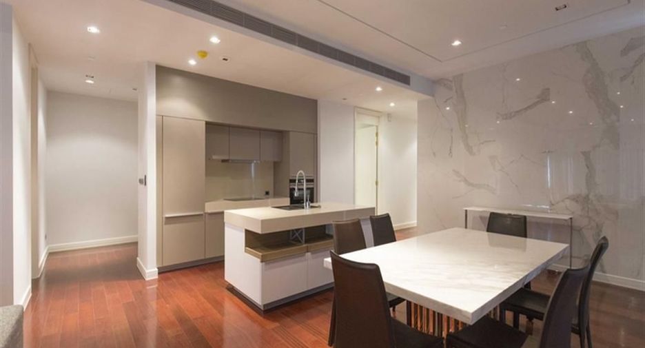 Condo en alquiler de 3 habitaciones en Khlong Toei, Bangkok