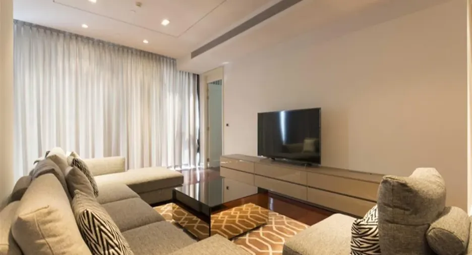 Condo en alquiler de 3 habitaciones en Khlong Toei, Bangkok