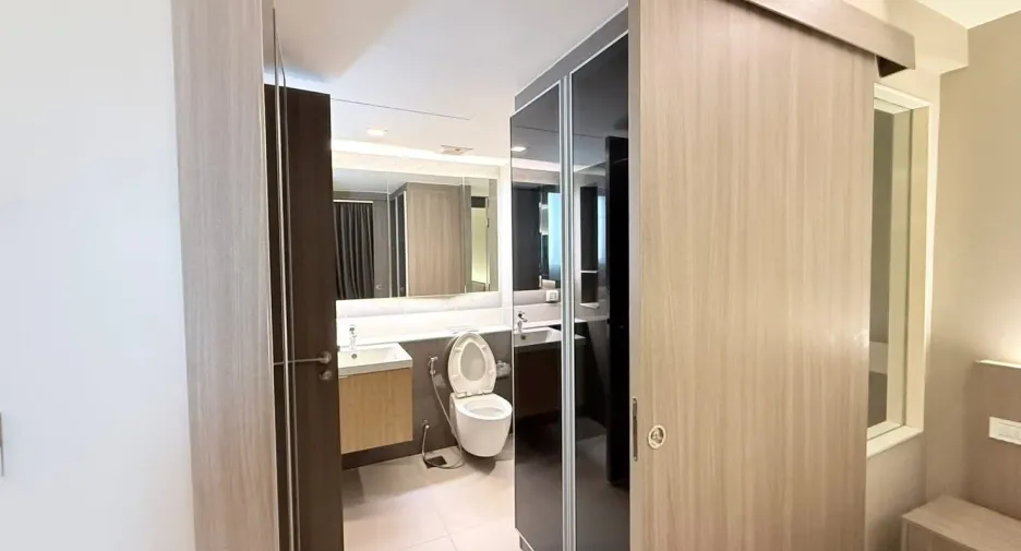 For rent 1 bed condo in Khlong Toei, Bangkok