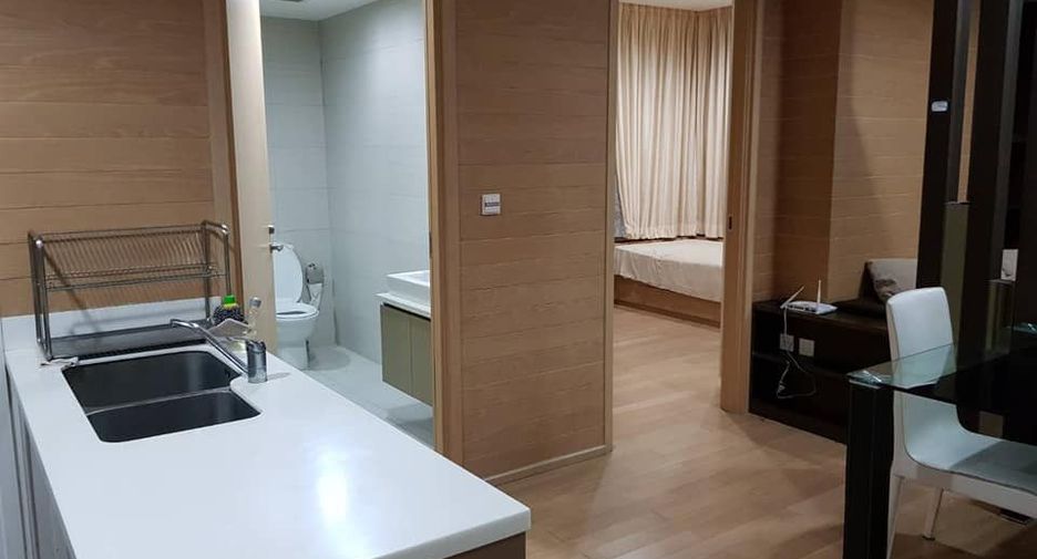For rent 2 bedrooms condo in Khlong Toei, Bangkok