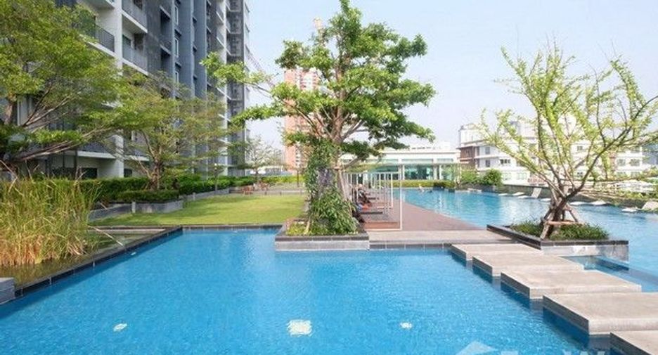 For rent 2 bedrooms condo in Khlong Toei, Bangkok