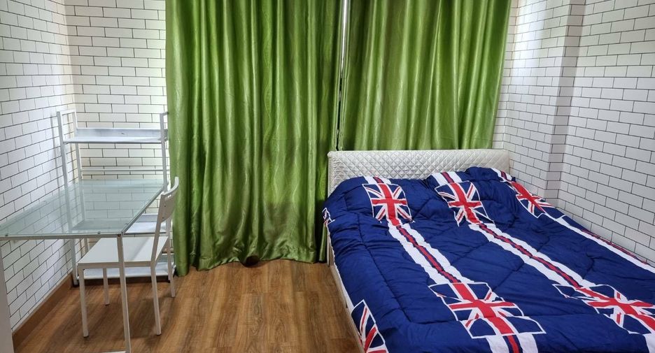 For rent 2 bedrooms condo in Huai Khwang, Bangkok
