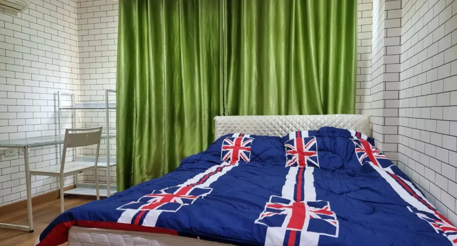 For rent 2 bedrooms condo in Huai Khwang, Bangkok