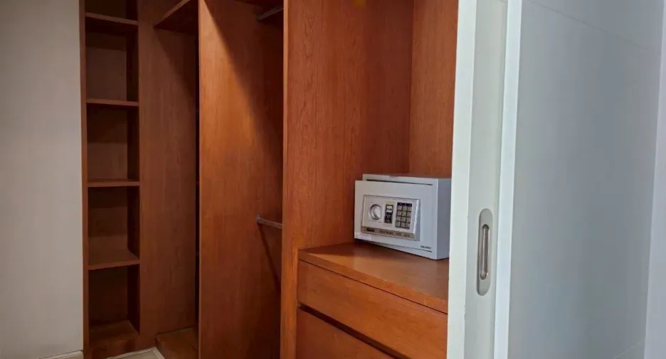 For rent 2 bedrooms condo in Pathum Wan, Bangkok