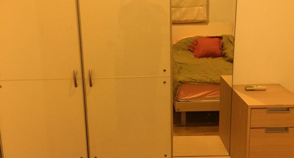 For rent 2 bedrooms condo in Huai Khwang, Bangkok