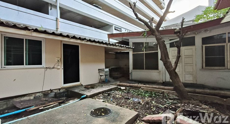 For rent retail Space in Khlong Toei, Bangkok