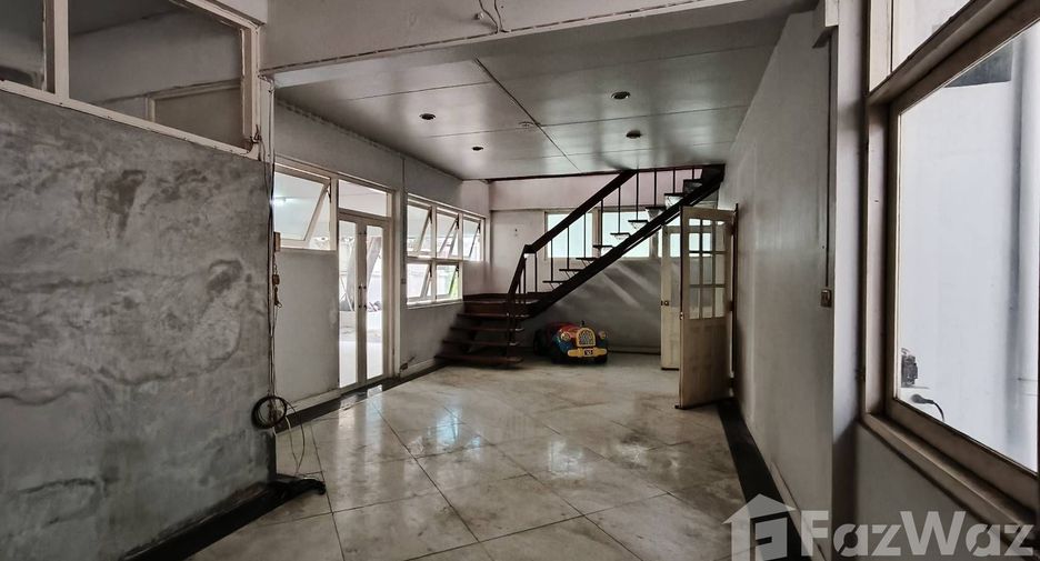For rent retail Space in Khlong Toei, Bangkok