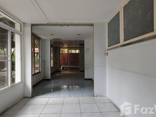 For rent retail Space in Khlong Toei, Bangkok