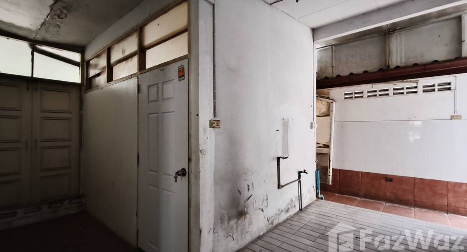 For rent retail Space in Khlong Toei, Bangkok