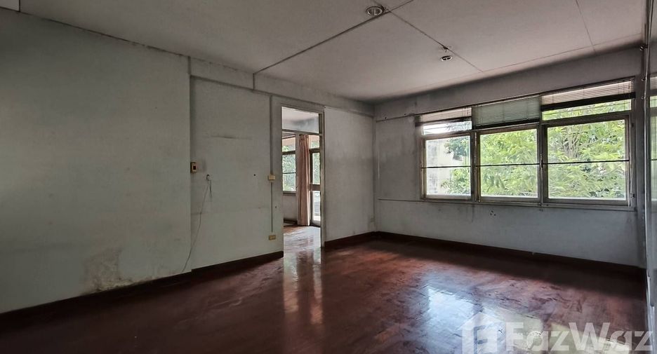 For rent retail Space in Khlong Toei, Bangkok