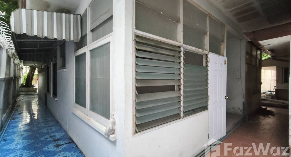For rent retail Space in Khlong Toei, Bangkok