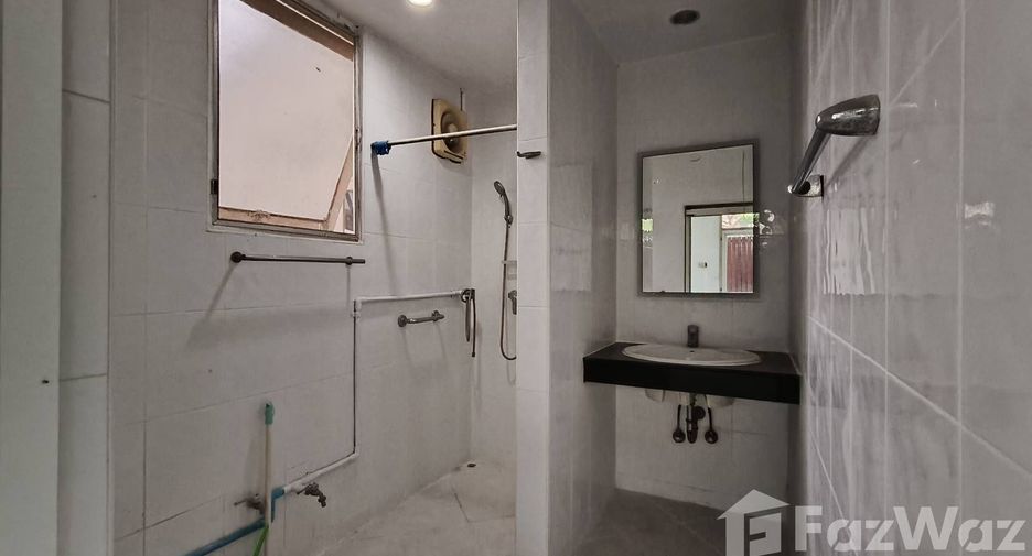 For rent retail Space in Khlong Toei, Bangkok