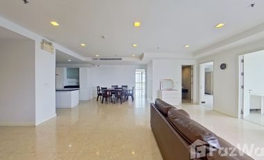 Condo en alquiler de 3 habitaciones en Khlong Toei, Bangkok