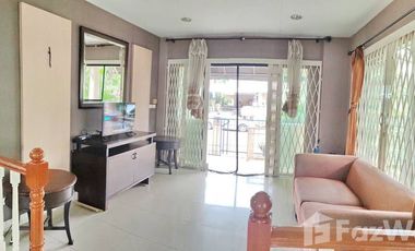 For rent 3 bedrooms townhouse in Lat Krabang, Bangkok