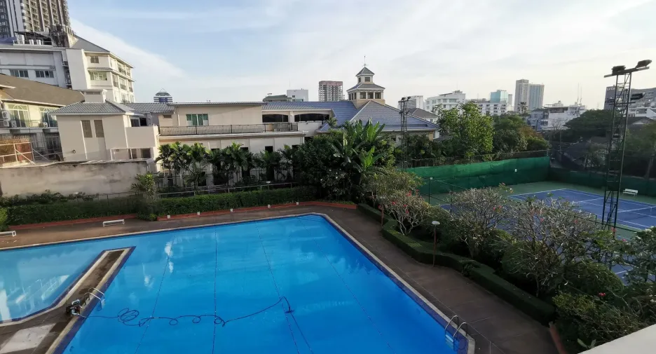 For rent 2 bedrooms condo in Watthana, Bangkok