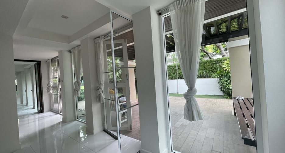 Casa en alquiler de 4 habitaciones en Watthana, Bangkok