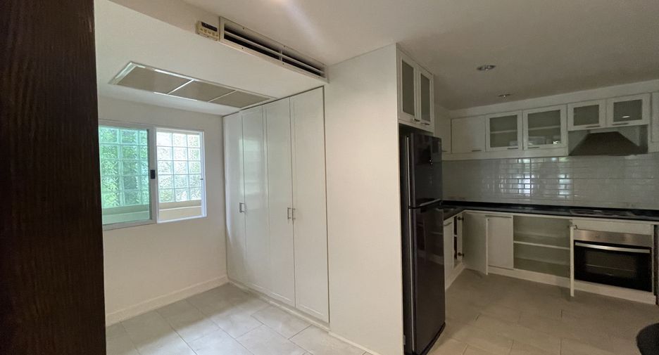 Casa en alquiler de 4 habitaciones en Watthana, Bangkok