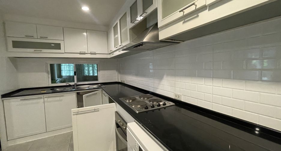 Casa en alquiler de 4 habitaciones en Watthana, Bangkok
