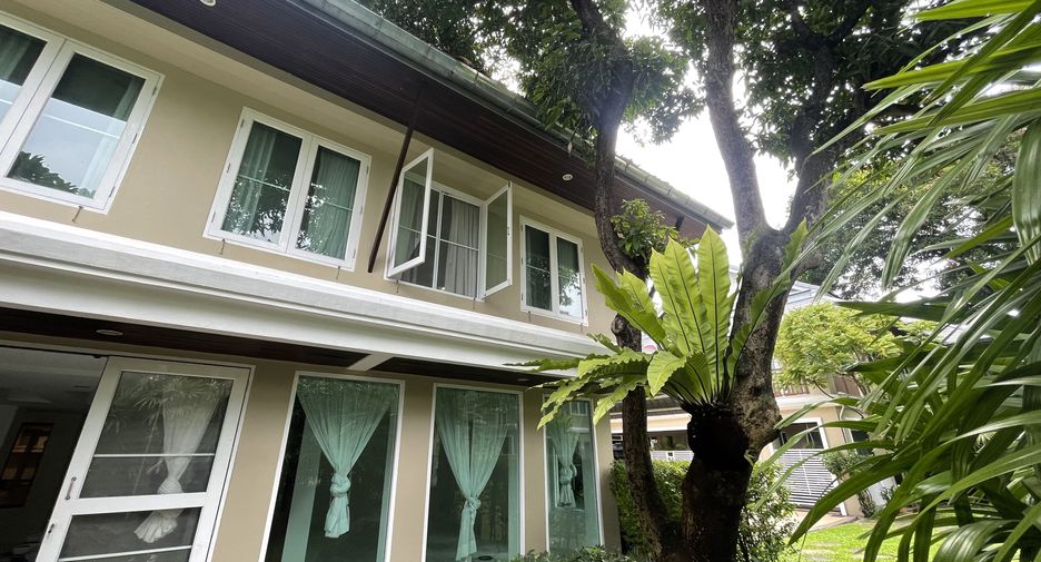 Casa en alquiler de 4 habitaciones en Watthana, Bangkok