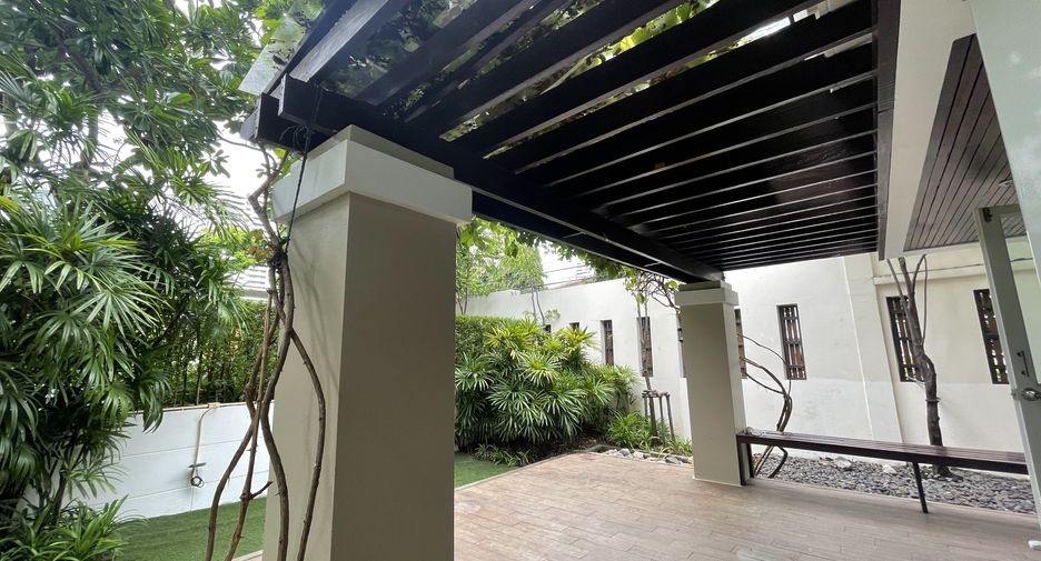 Casa en alquiler de 4 habitaciones en Watthana, Bangkok