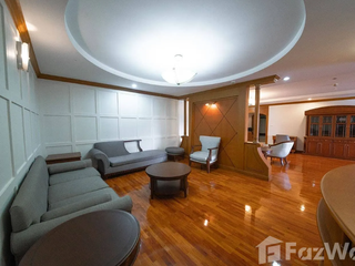 Condo en alquiler de 3 habitaciones en Khlong Toei, Bangkok