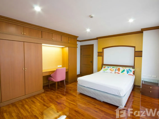 Condo en alquiler de 3 habitaciones en Khlong Toei, Bangkok