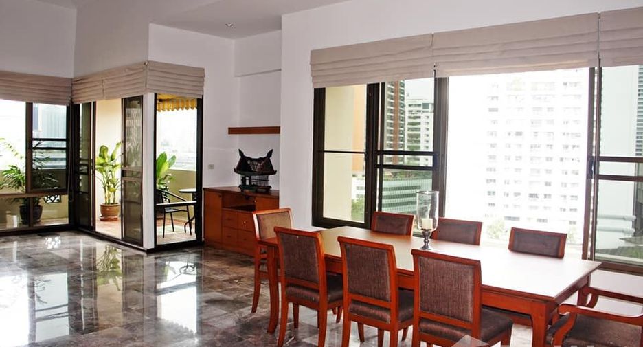 For rent 4 bedrooms condo in Watthana, Bangkok