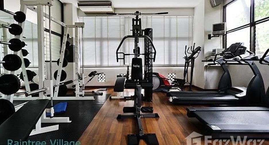 For rent 4 bedrooms condo in Watthana, Bangkok