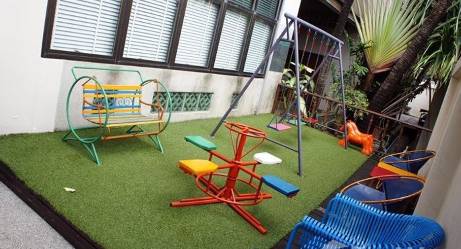 For rent 4 bedrooms condo in Watthana, Bangkok