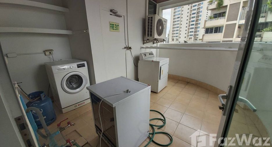 À louer 4 chambres condo à Khlong Toei, Bangkok