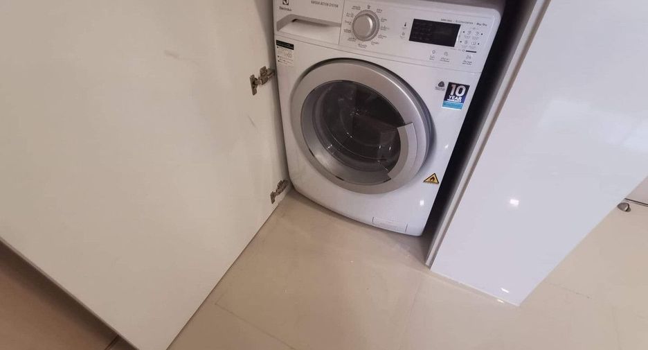 Wohnung zur Miete mit 2 Zimmer in Huai Khwang, Bangkok