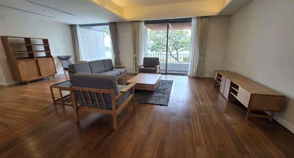 Villa en alquiler de 4 habitaciones en Yan Nawa, Bangkok