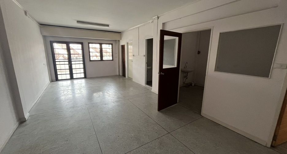 For rent 1 bed office in Khlong San, Bangkok