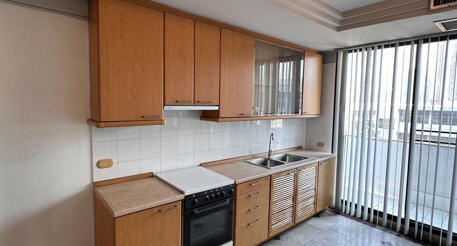 For rent 1 bed condo in Sathon, Bangkok