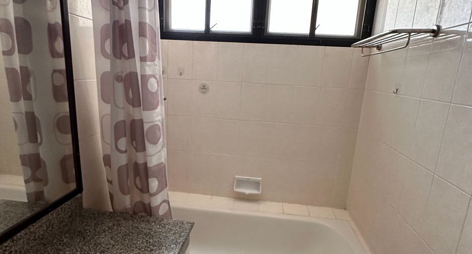 For rent 1 bed condo in Sathon, Bangkok
